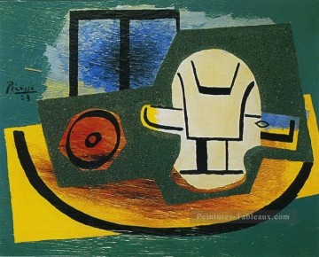 Pomme et verre devant un fenetre 1923 cubisme Pablo Picasso Peinture à l'huile